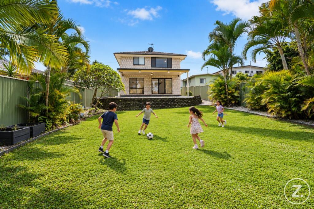20 Beitz Ave, Labrador, QLD 4215