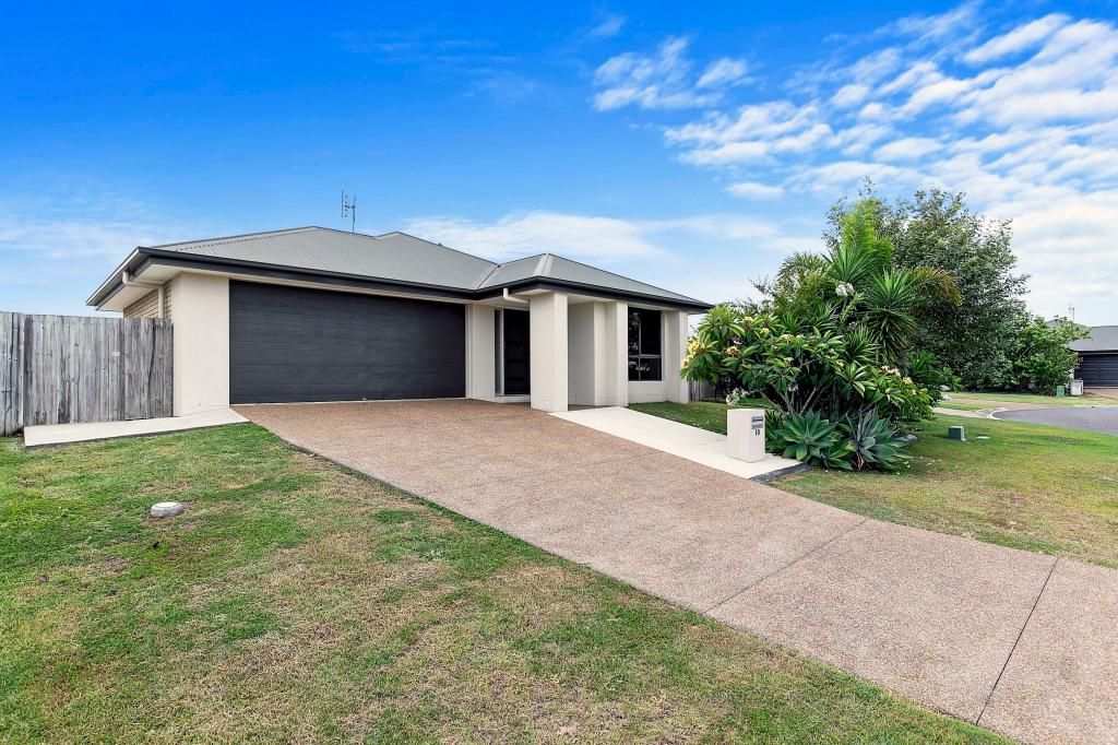 10 LILLEE CT, URANGAN, QLD 4655