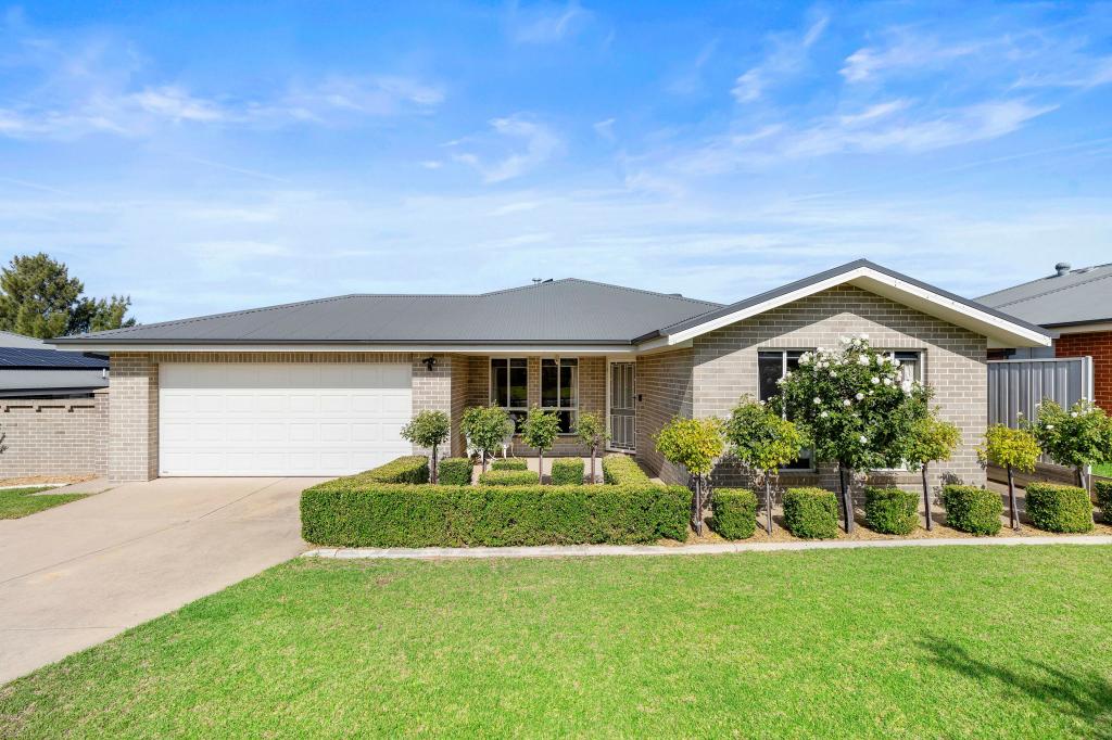 3 Tahara Cres, Estella, NSW 2650