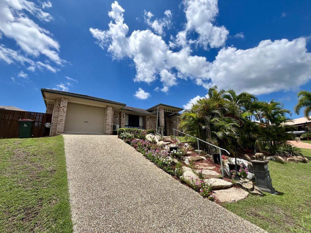 15 GEOFFREY THOMAS DR, TANNUM SANDS, QLD 4680