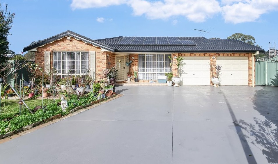 5 Magnolia Pl, Macquarie Fields, NSW 2564
