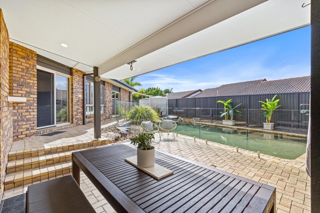 17 Crenshaw Ct, Parkwood, QLD 4214