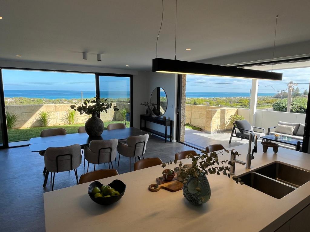 324 West Coast Hwy, Scarborough, WA 6019