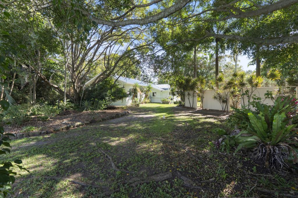 4 Martins Rd, Gooburrum, QLD 4670