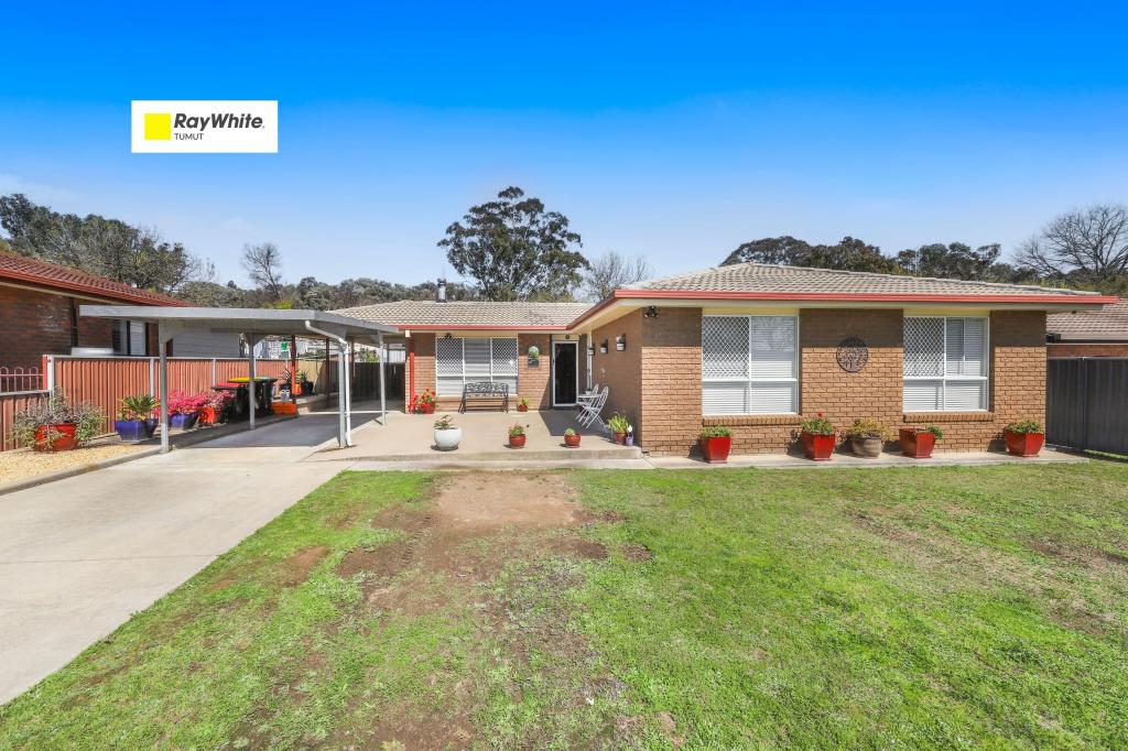 15 Wattle Cres, Tumut, NSW 2720