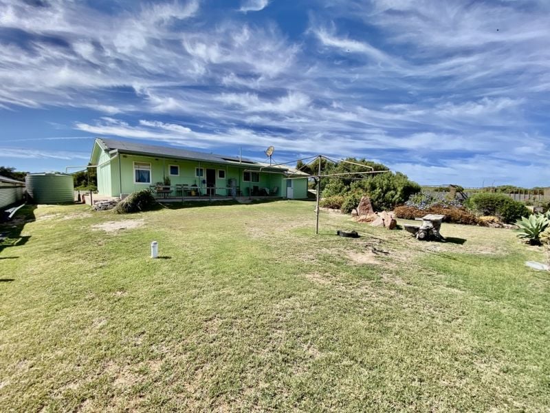 19 Sixth St, Elliston, SA 5670