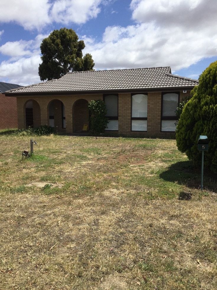 5 Grenville Pl, Melton West, VIC 3337