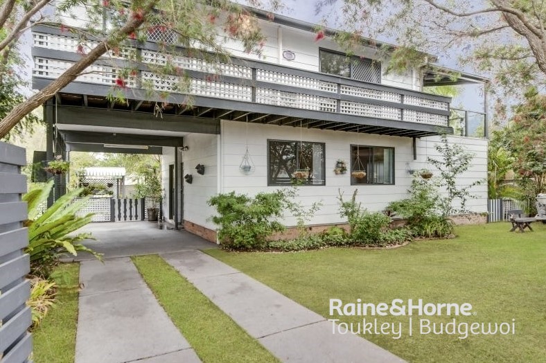 10 Regent St, Buff Point, NSW 2262