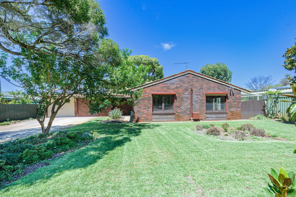 54 Windsor Dr, Gosnells, WA 6110