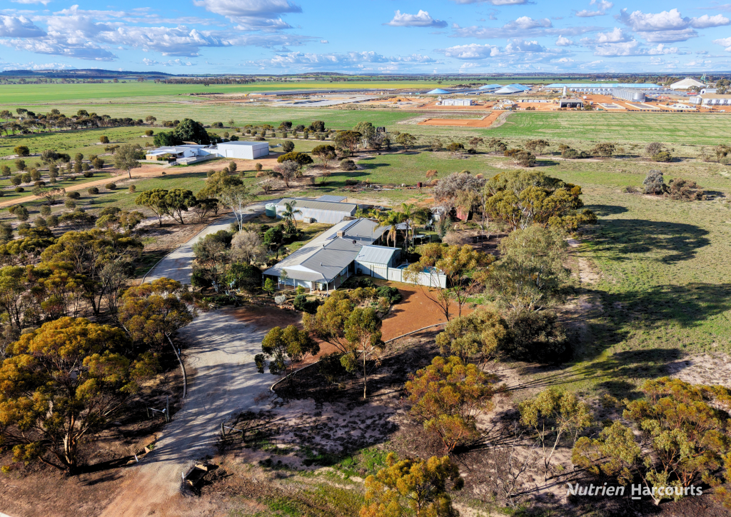 10 Bedford St, Kellerberrin, WA 6410