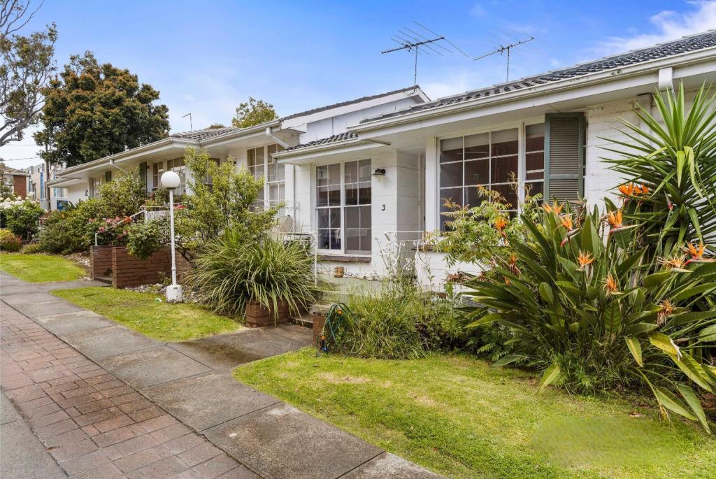 3/5 Violet St, Essendon, VIC 3040