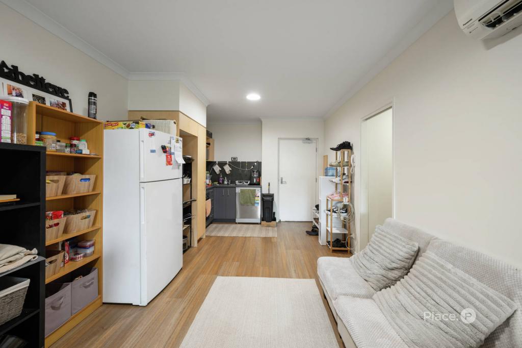 5/6 Whites Rd, Petrie, QLD 4502