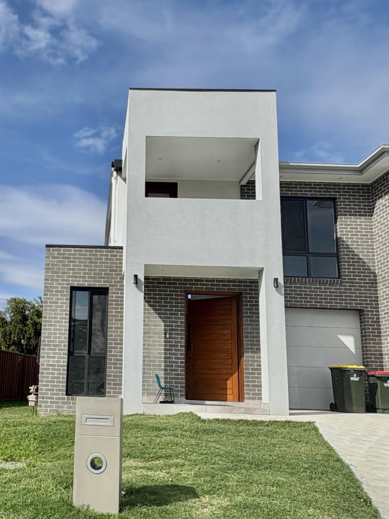 2a Croton Pl, Macquarie Fields, NSW 2564