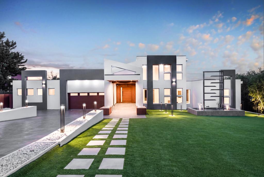 84 NORMANBY DR, GREENVALE, VIC 3059