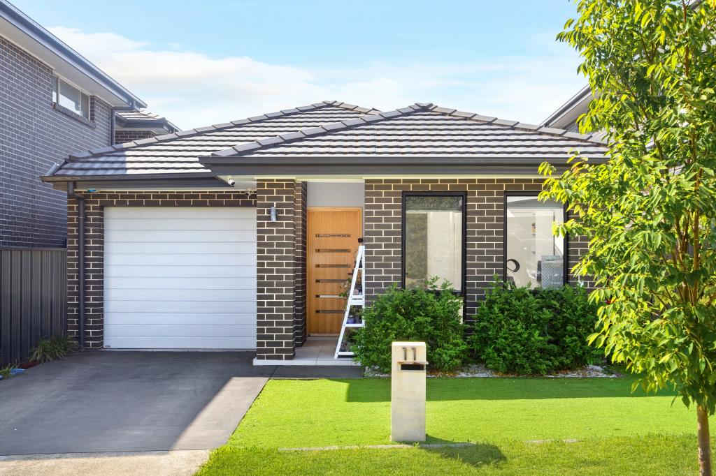 11 LUCIA ST, RIVERSTONE, NSW 2765