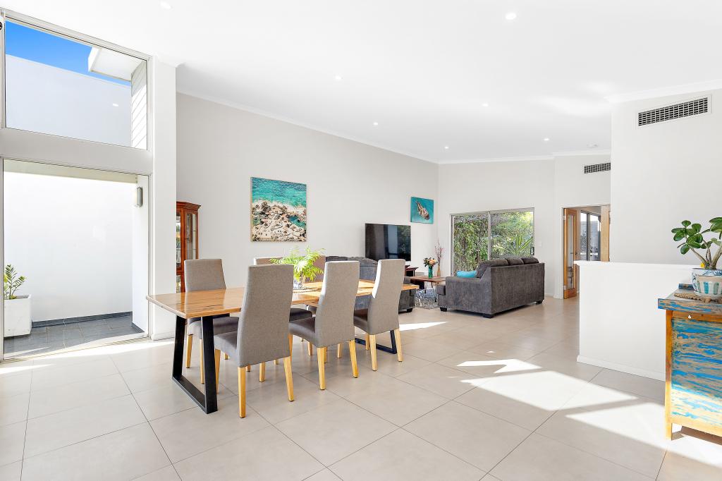 11 Crown Tce, Coogee, WA 6166