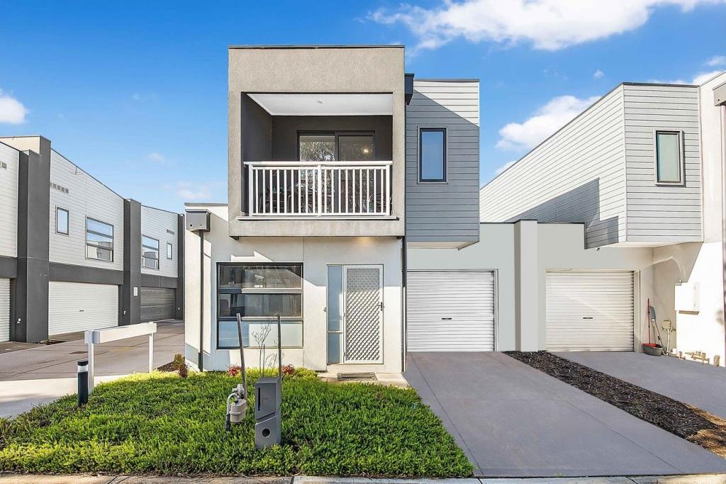 40 Astley Dr, Strathtulloh, VIC 3338