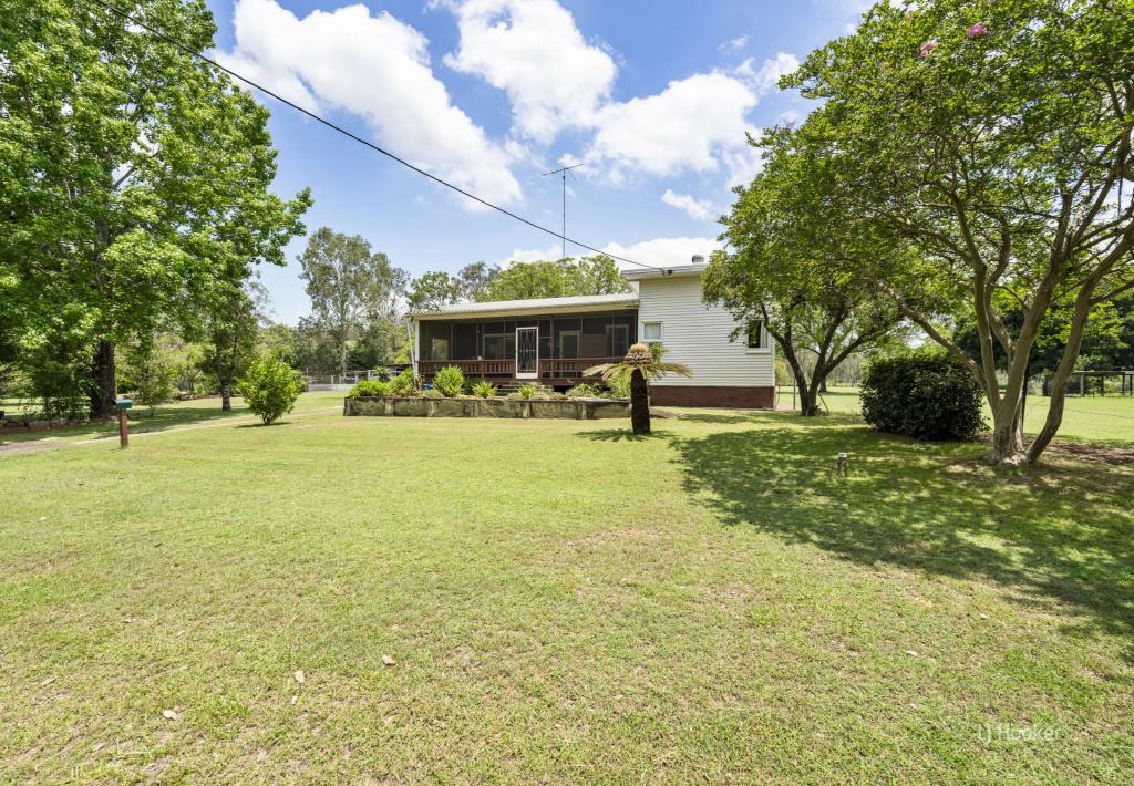 60 South St, Esk, QLD 4312