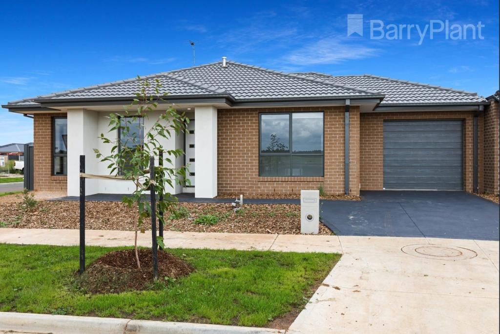 6 Claremont Ave, Rockbank, VIC 3335