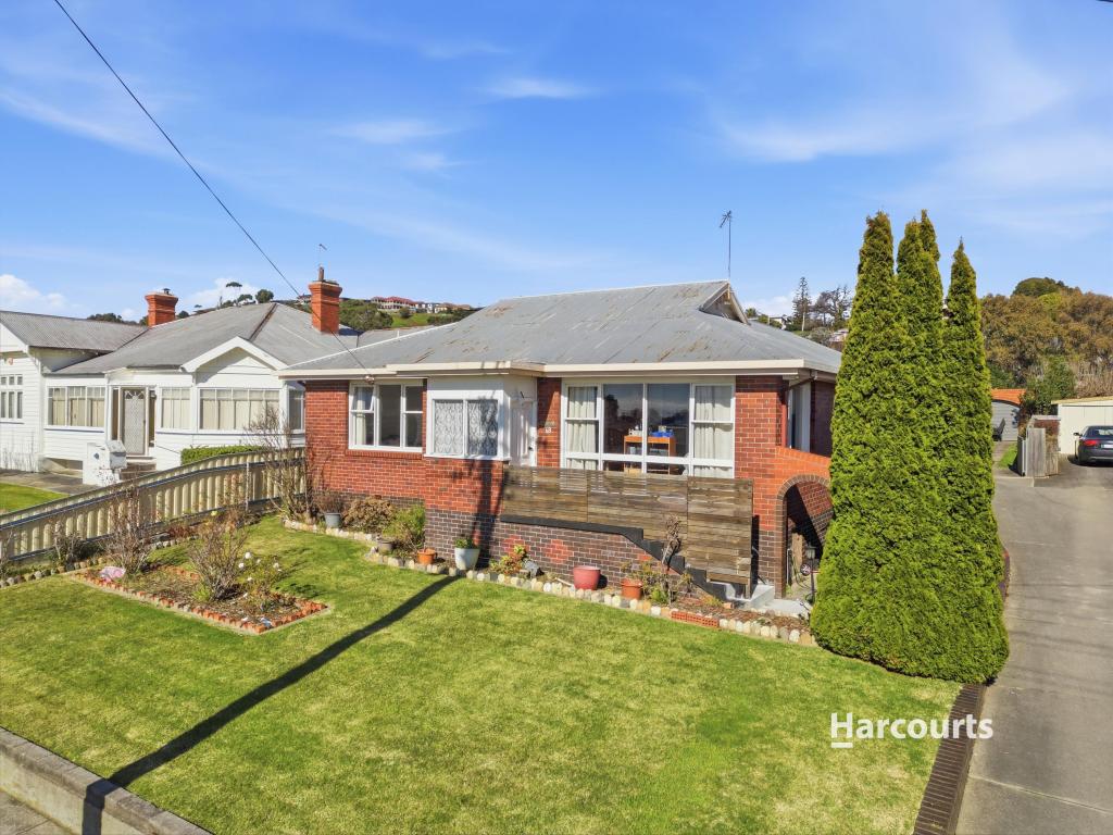 68 LEVEN ST, ULVERSTONE, TAS 7315
