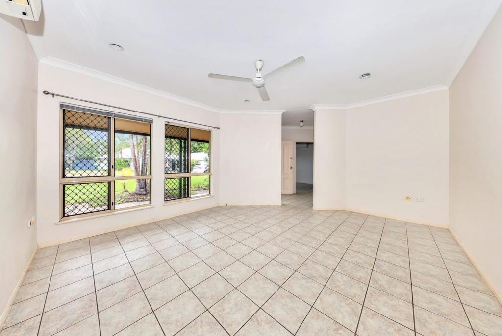 33 Kakadu Pde, Gunn, NT 0832