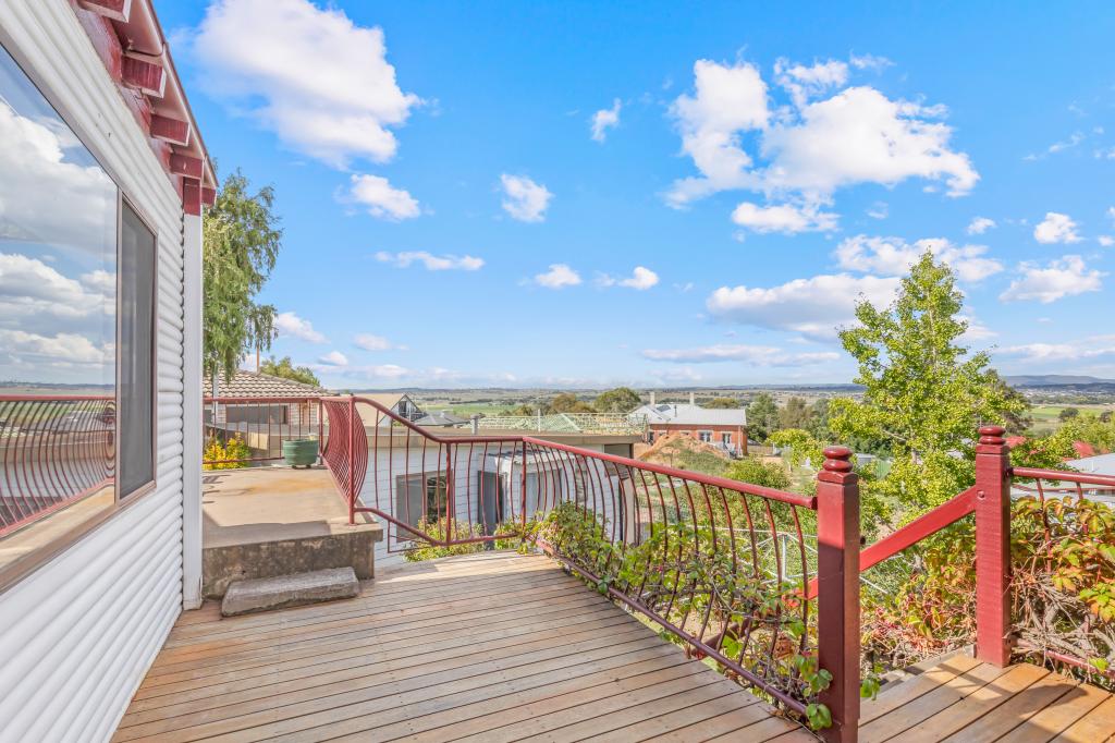 18 Macquarie St, West Bathurst, NSW 2795