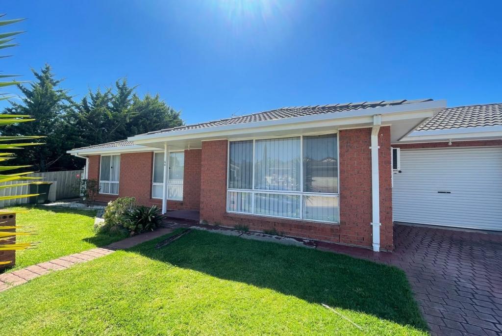 2/10 Stockwell Cres, Keilor Downs, VIC 3038
