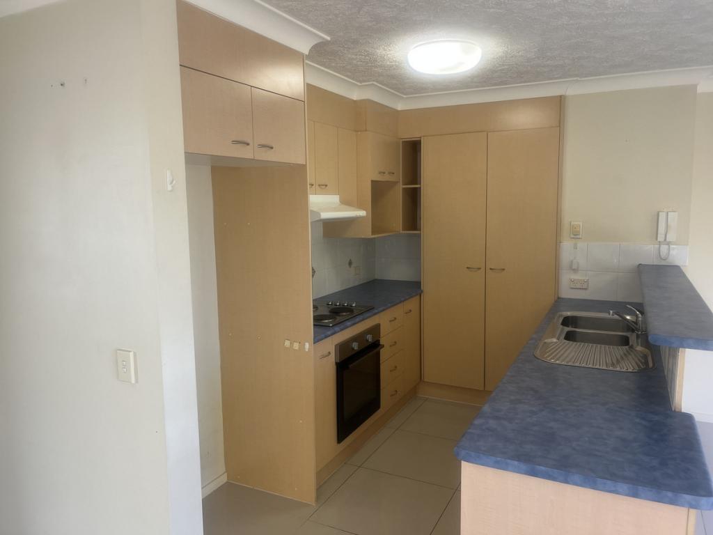 5/2-4 Mountain View Ave, Miami, QLD 4220