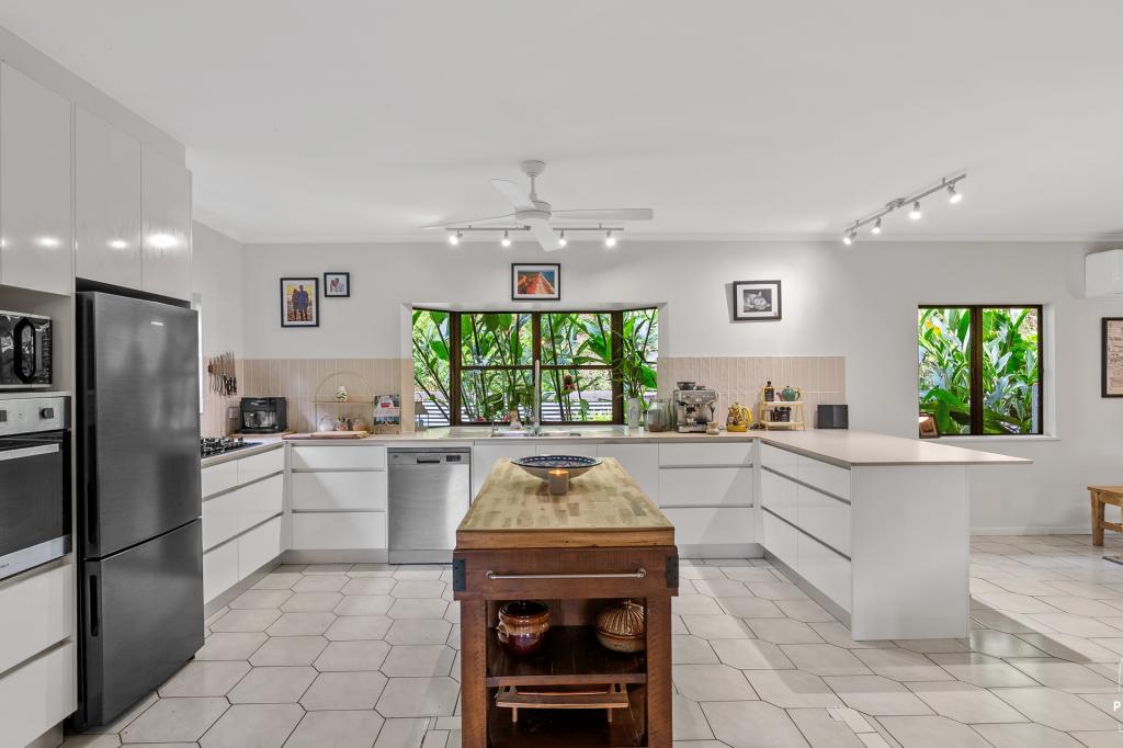 18-20 Cascades Dr, Redlynch, QLD 4870