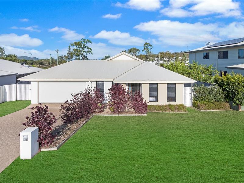 25 Bilbao Pl, Bushland Beach, QLD 4818