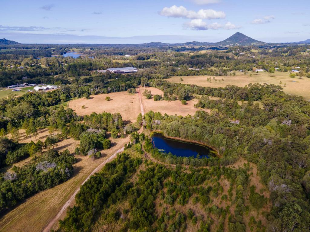 300 Kennedys Rd, Lake Macdonald, QLD 4563