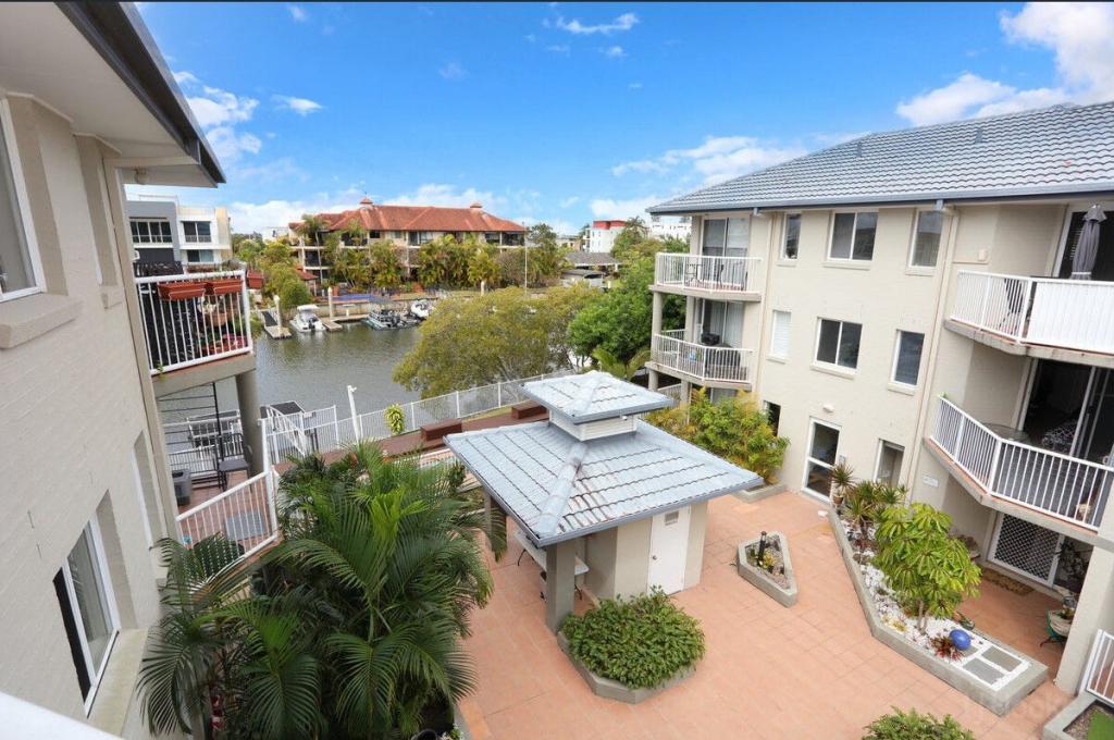 27/75-77 Bayview St, Runaway Bay, QLD 4216