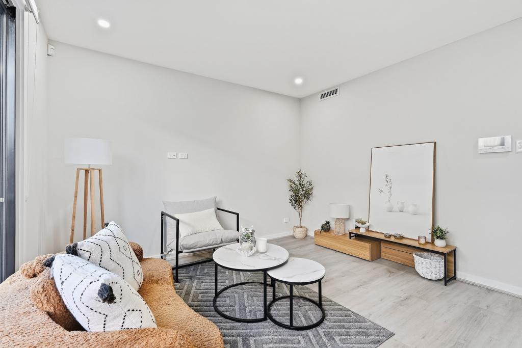 2 EZRA GLD, RIVERSTONE, NSW 2765