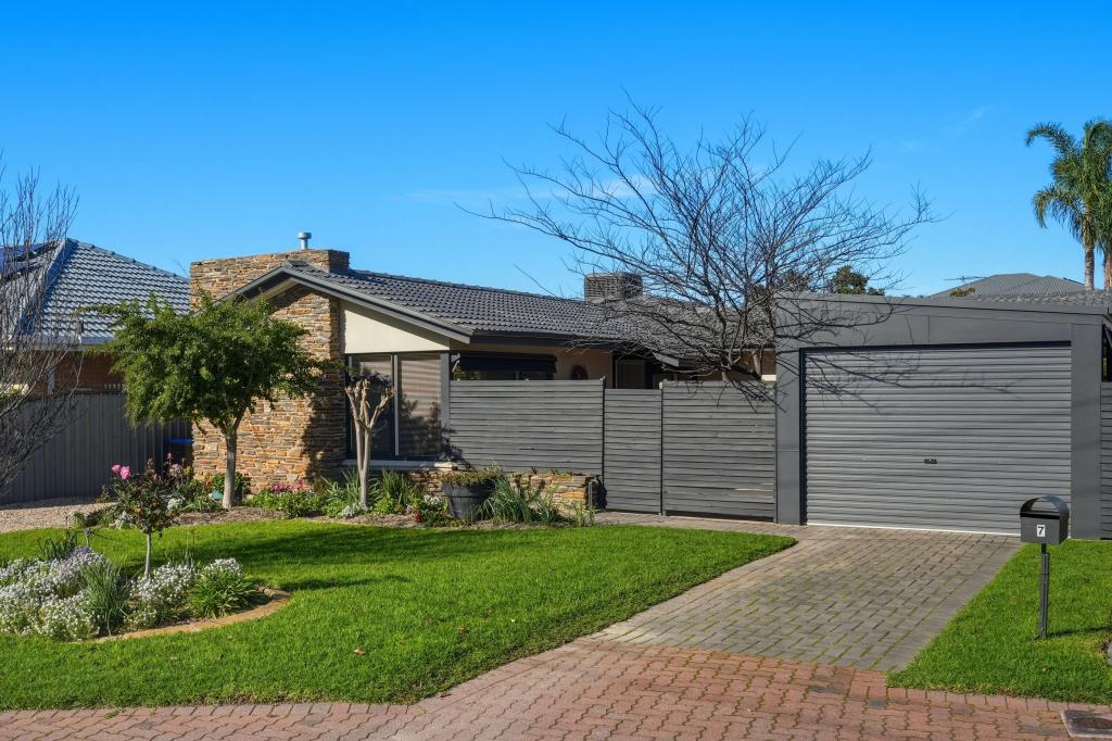 7 Winston Cres, West Beach, SA 5024