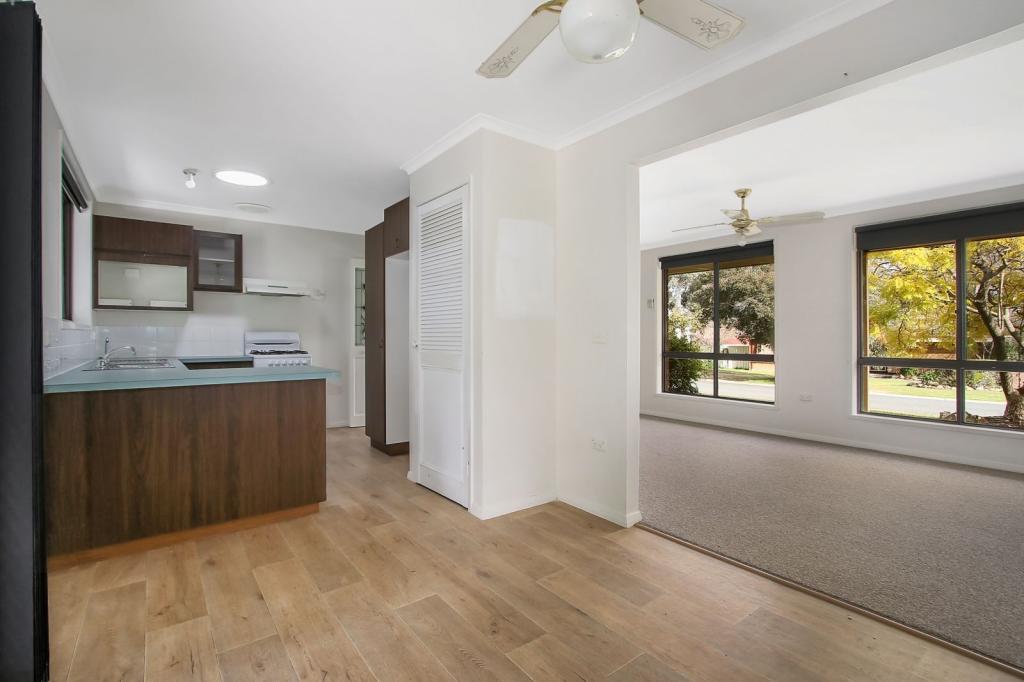 16 Candlebark St, Thurgoona, NSW 2640