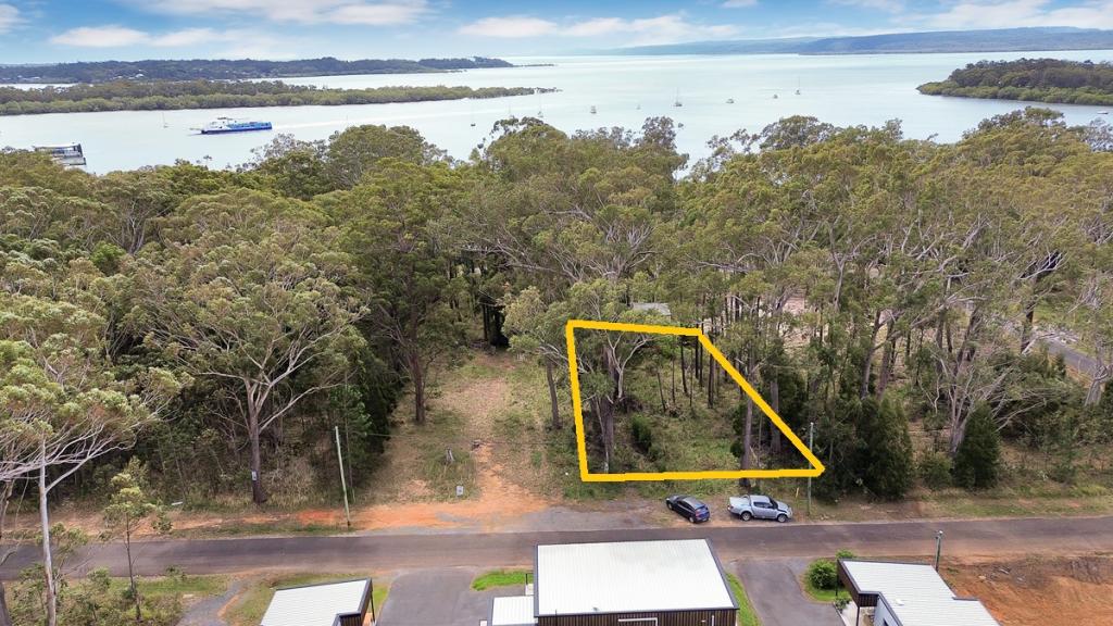 15 Fernbrook Ave, Russell Island, QLD 4184