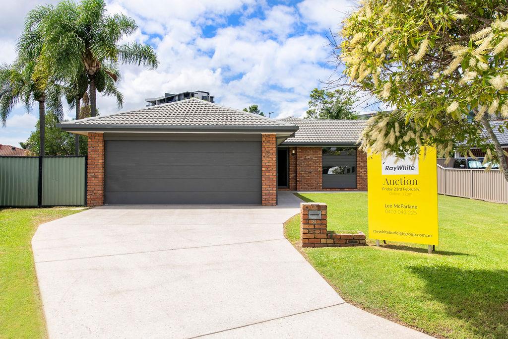 24 Coachwood Ct, Burleigh Waters, QLD 4220