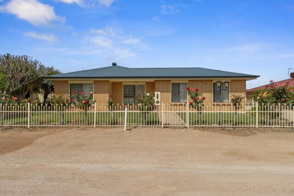 1 Andrew St, Moonta Bay, SA 5558
