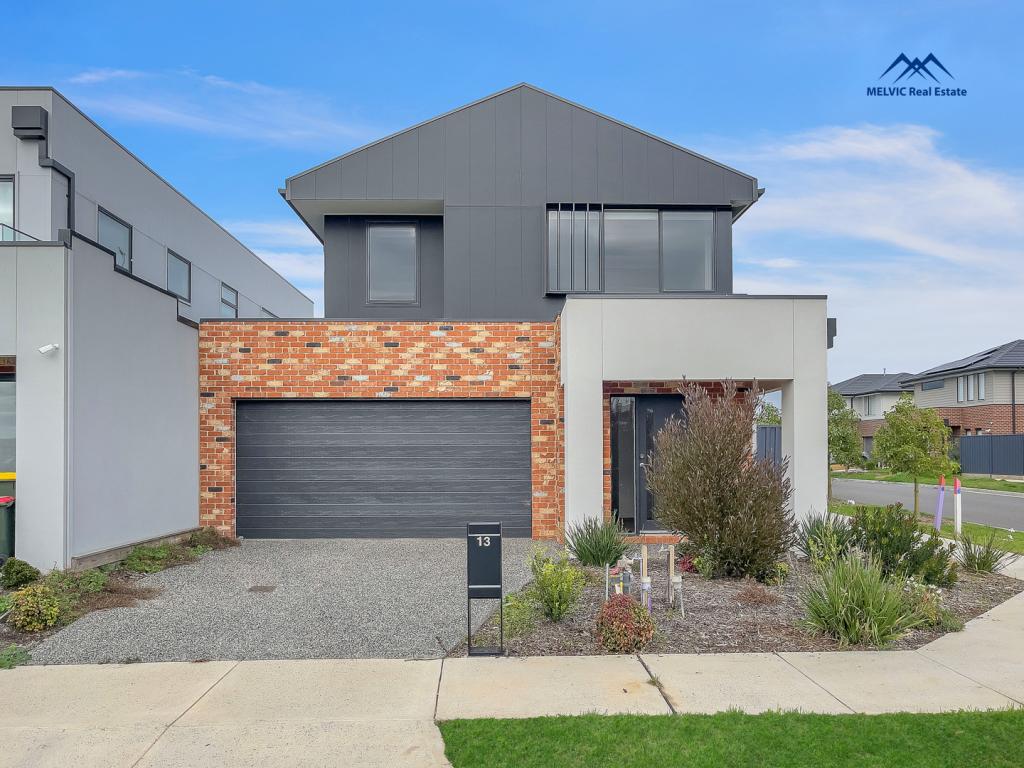 13 Thicket Loop, Clyde North, VIC 3978