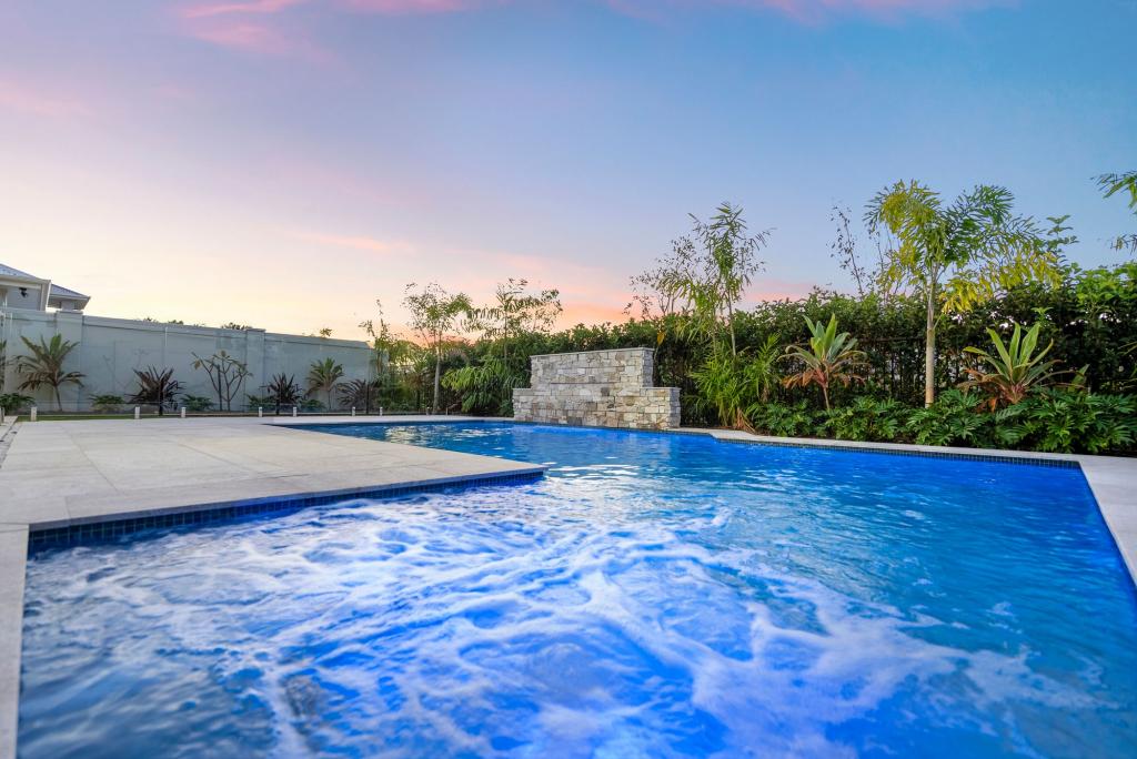 1919 SUNNINGDALE CT, HOPE ISLAND, QLD 4212