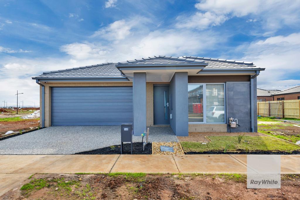 165 Whitecross Dr, Thornhill Park, VIC 3335
