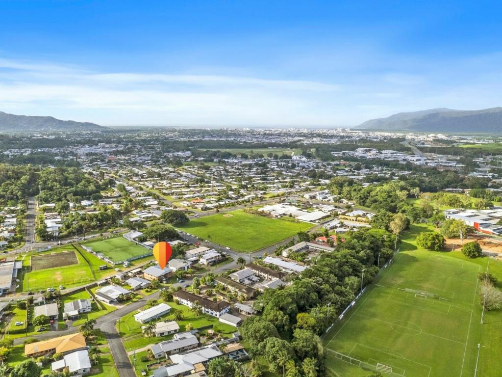 1/15 Girralong St, Woree, QLD 4868
