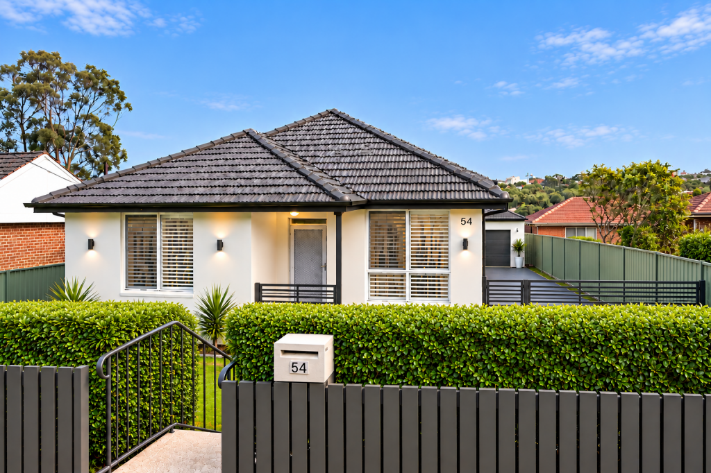 54 Lasseter Ave, Chifley, NSW 2036