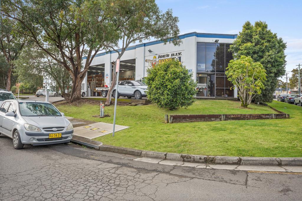 247 NOLAN ST, UNANDERRA, NSW 2526