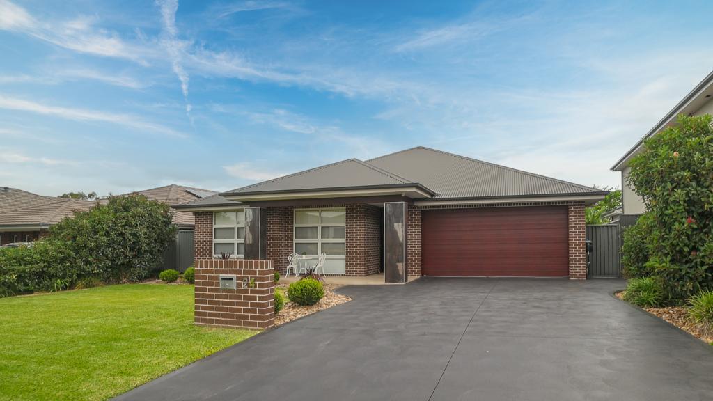 24 GOVERNOR DR, HARRINGTON PARK, NSW 2567
