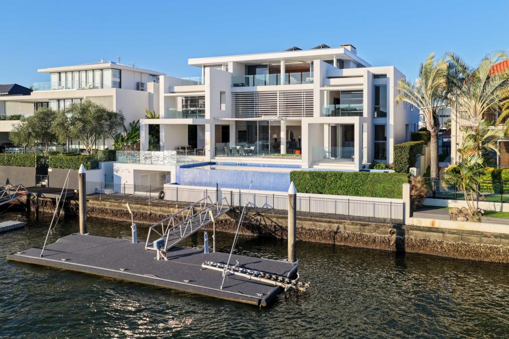 117 Commodore Dr, Surfers Paradise, QLD 4217