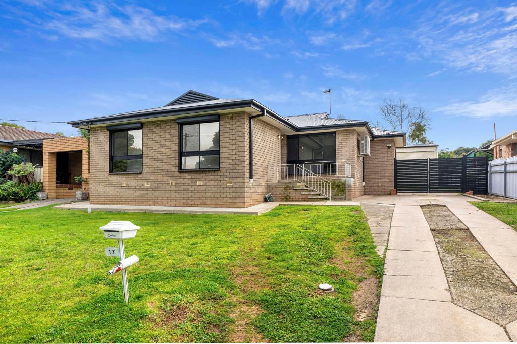 17 Fairbairn Cres, Kooringal, NSW 2650
