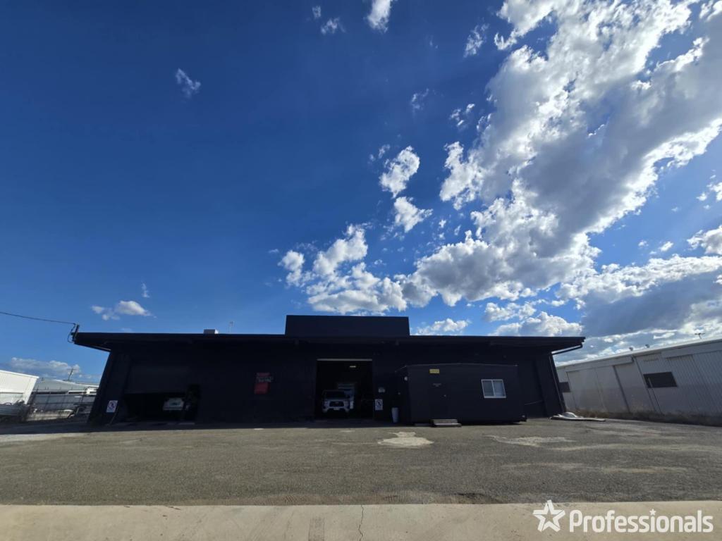 18 Drewe St, Gladstone Central, QLD 4680