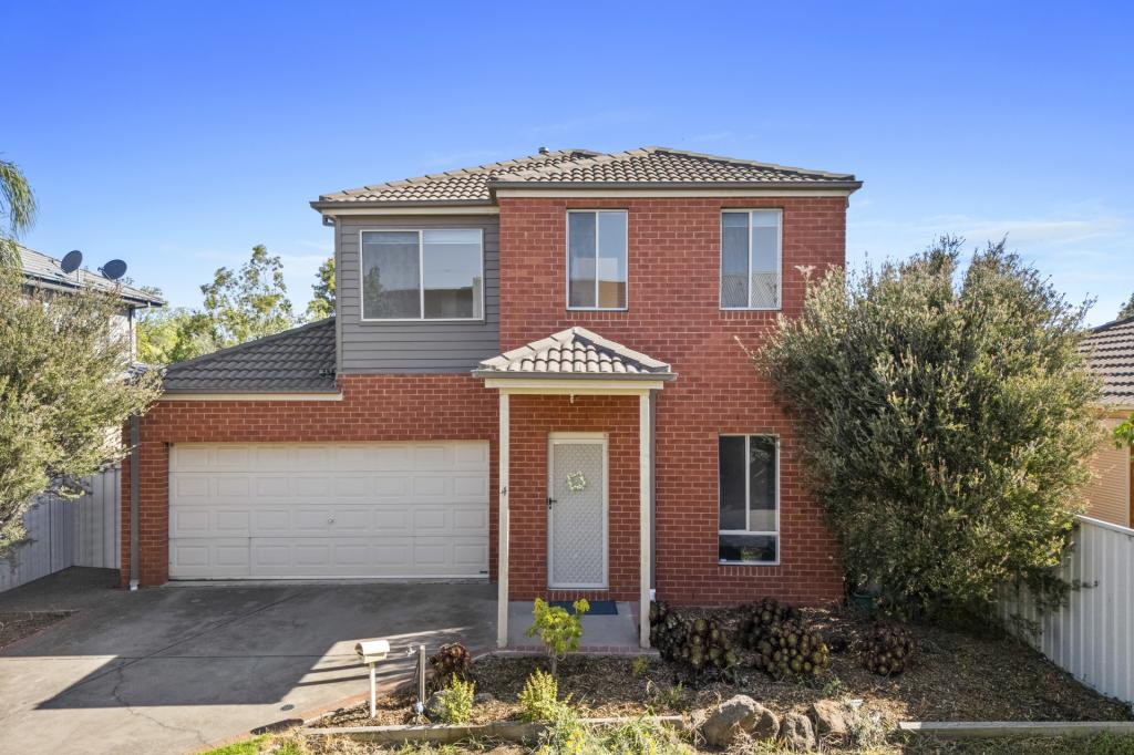4 Salford Lane, Caroline Springs, VIC 3023