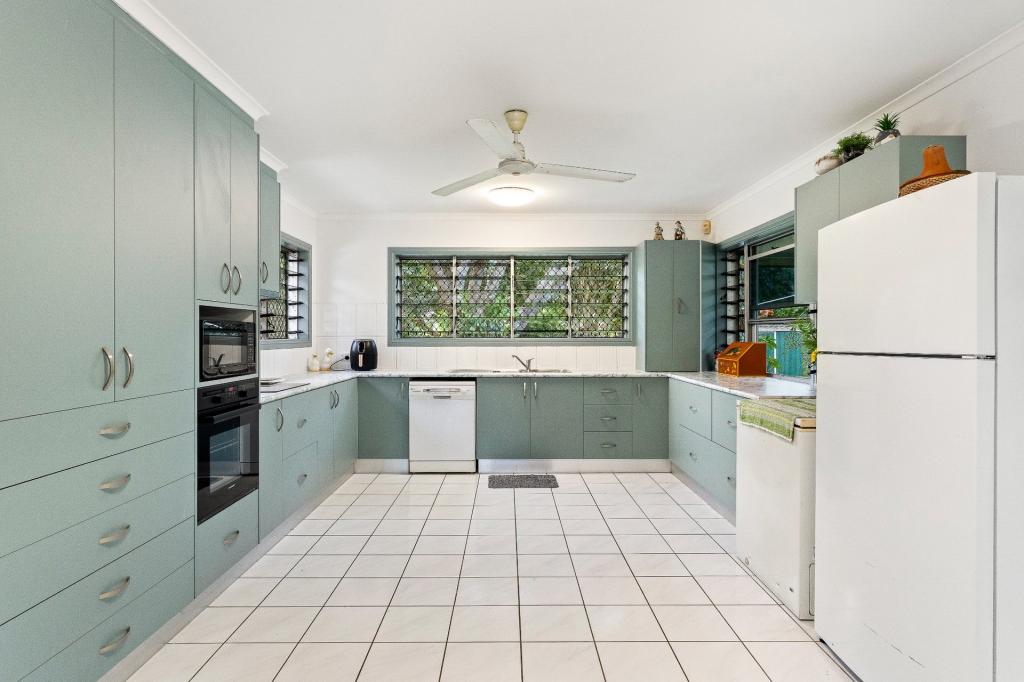 17 Yurongi St, Caravonica, QLD 4878
